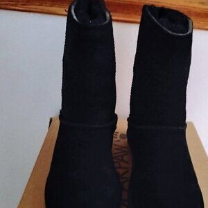 Bearpaw Ella Short boots, black, Size 8M, New in Box